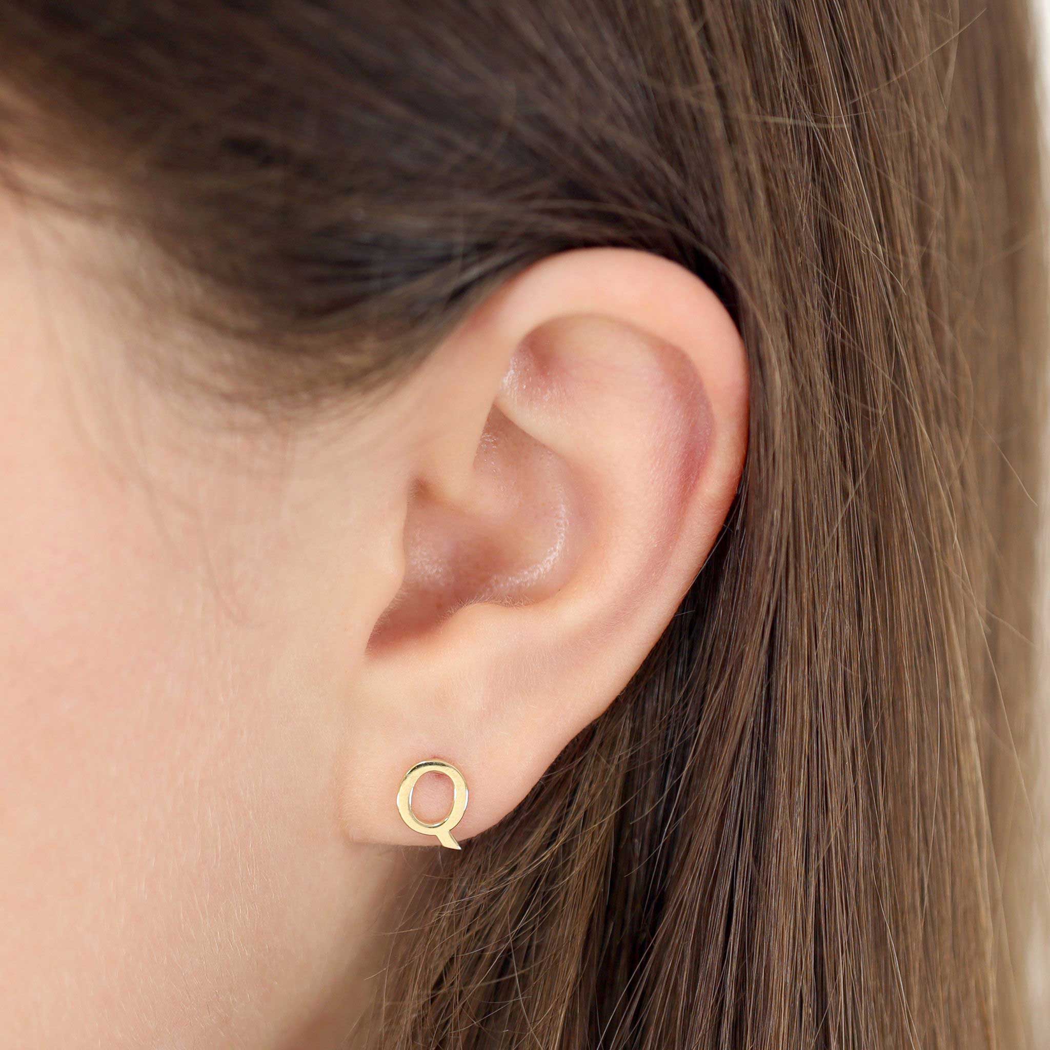 HGJ Earrings 9ct Yellow Gold Initial Stud Earrings Letter Q 9ct Gold 9ct Yellow Gold Initial Stud Earrings Letter Q