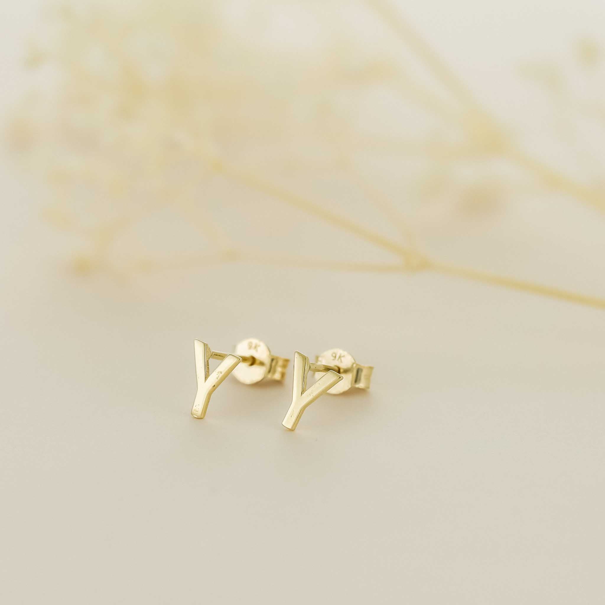 HGJ Earrings 9ct Yellow Gold Initial Stud Earrings Letter Y 9ct Gold 9ct Yellow Gold Initial Stud Earrings Letter Y
