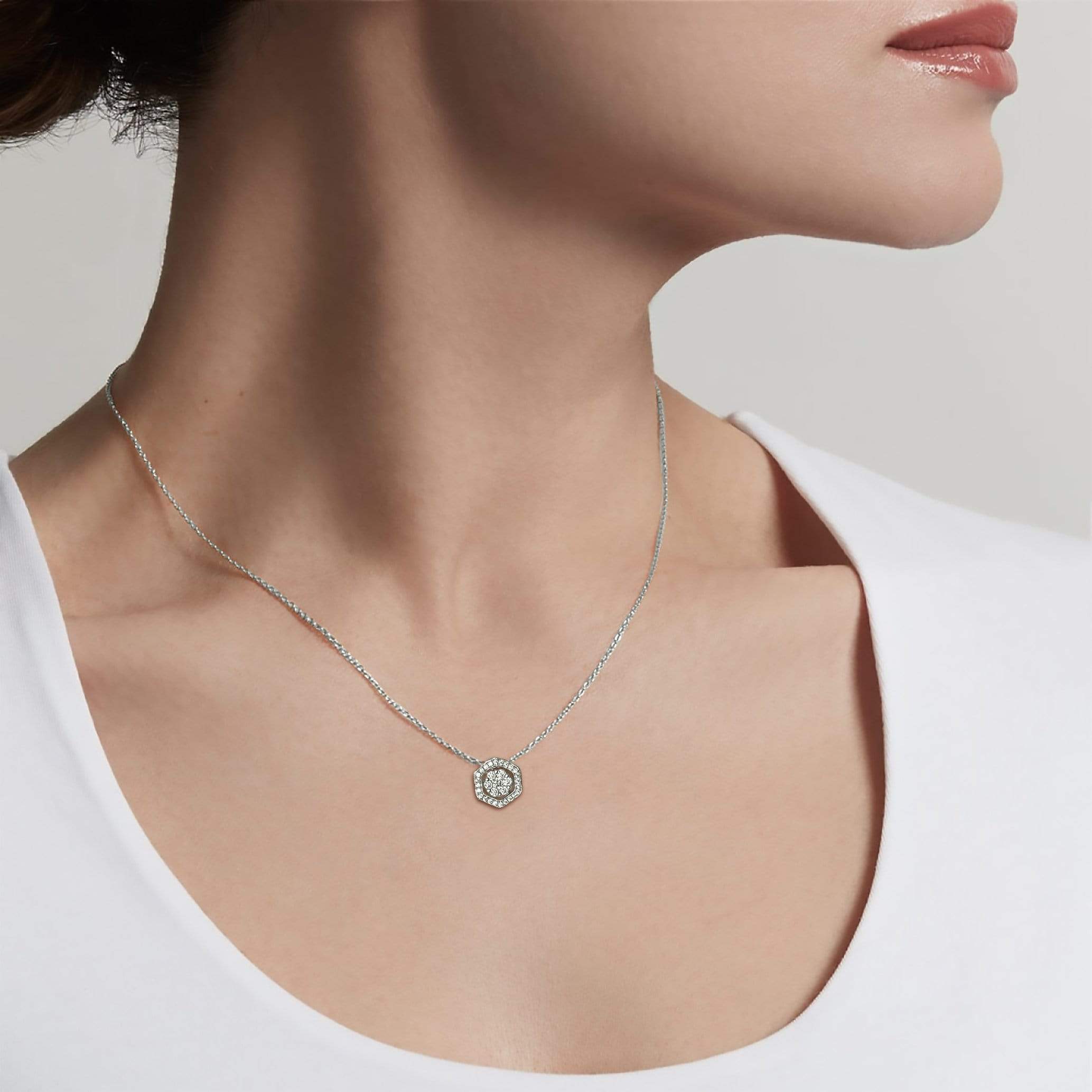 Lynora Jewellery Necklace 18" adj / Sterling Silver / Clear Hexagono Flower Necklace Sterling Silver